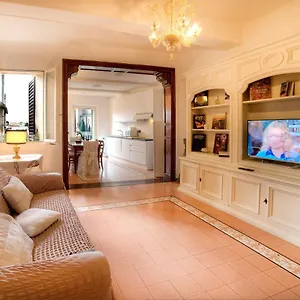 Apartment Dama Charming 100m From Piazza Del Campo, Siena