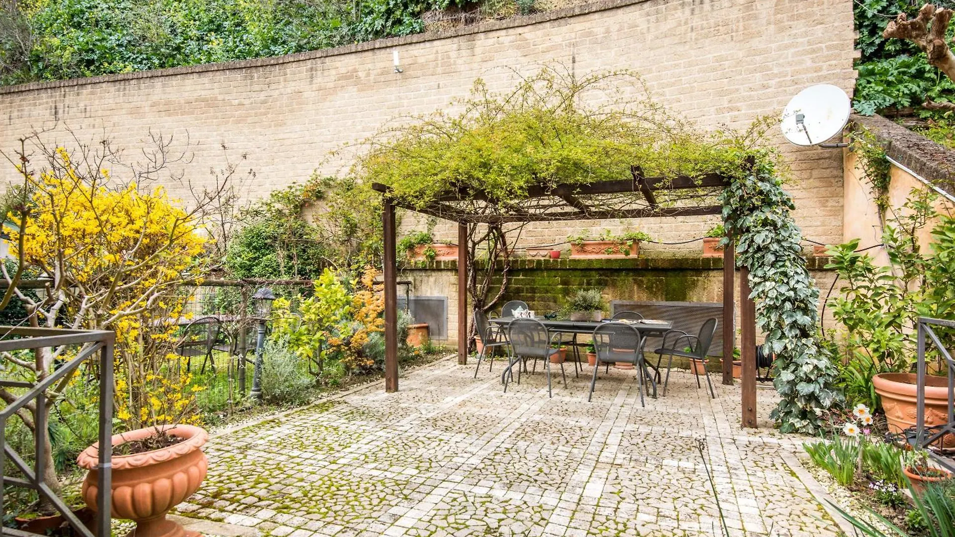 Holiday home Secret Garden Siena Villa