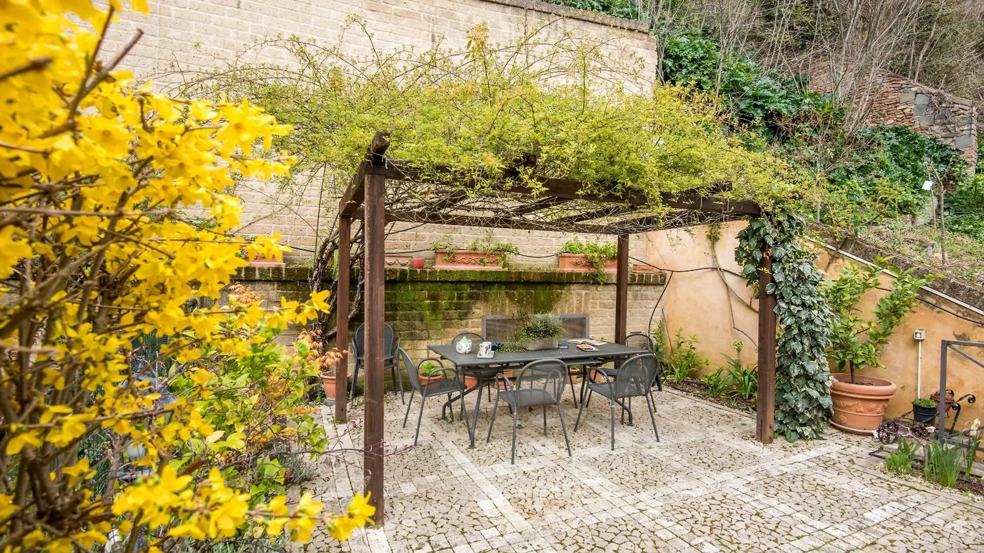 Secret Garden Siena Villa