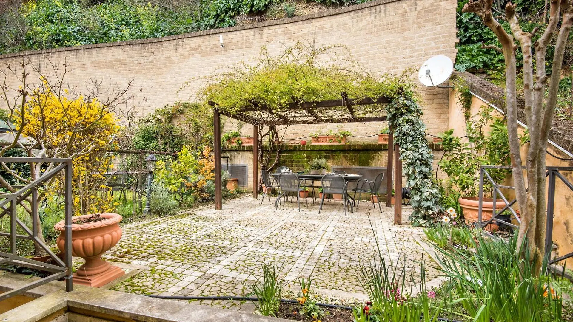 Holiday home Secret Garden Siena Villa